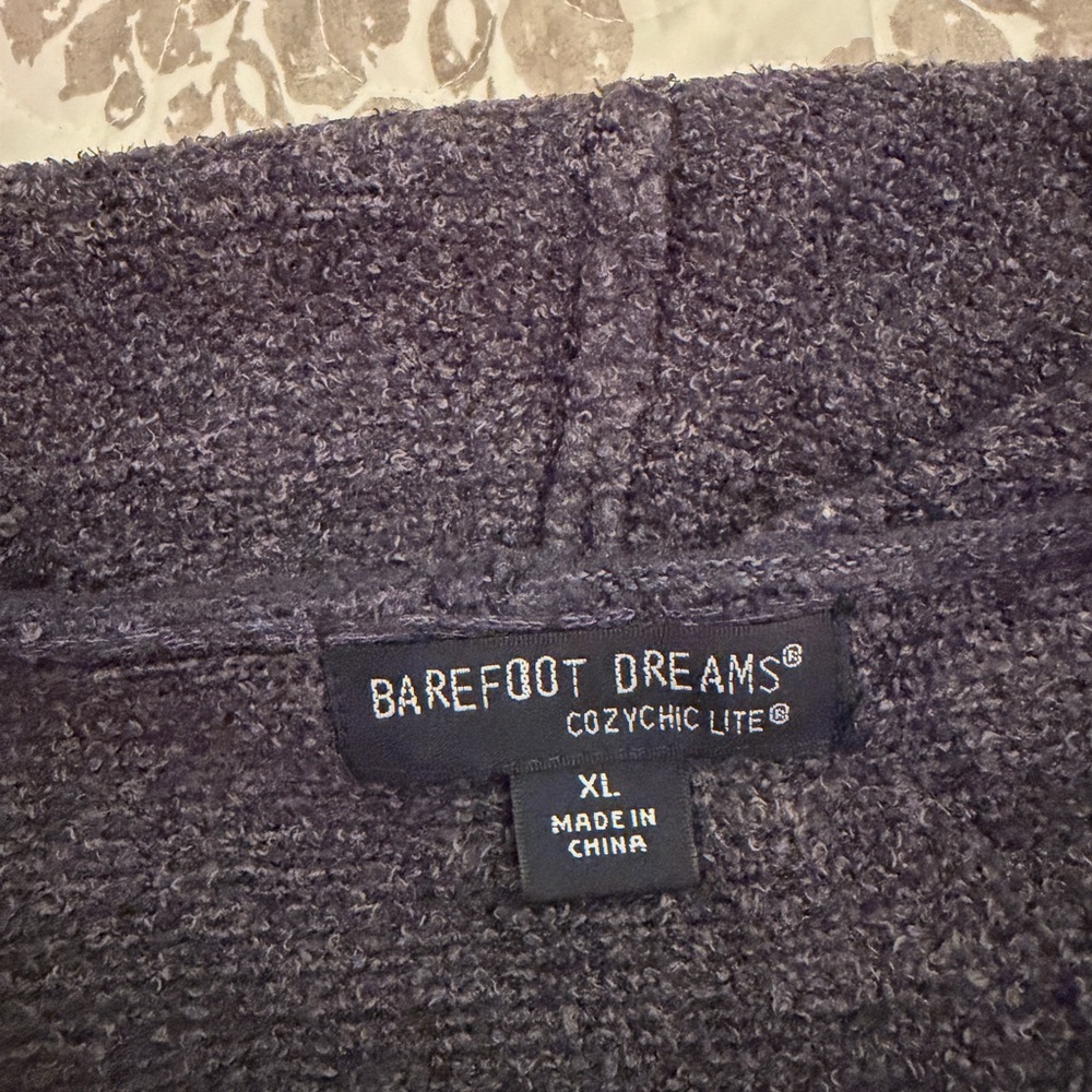 Barefoot Dreams cardigan - Picture 3 of 3